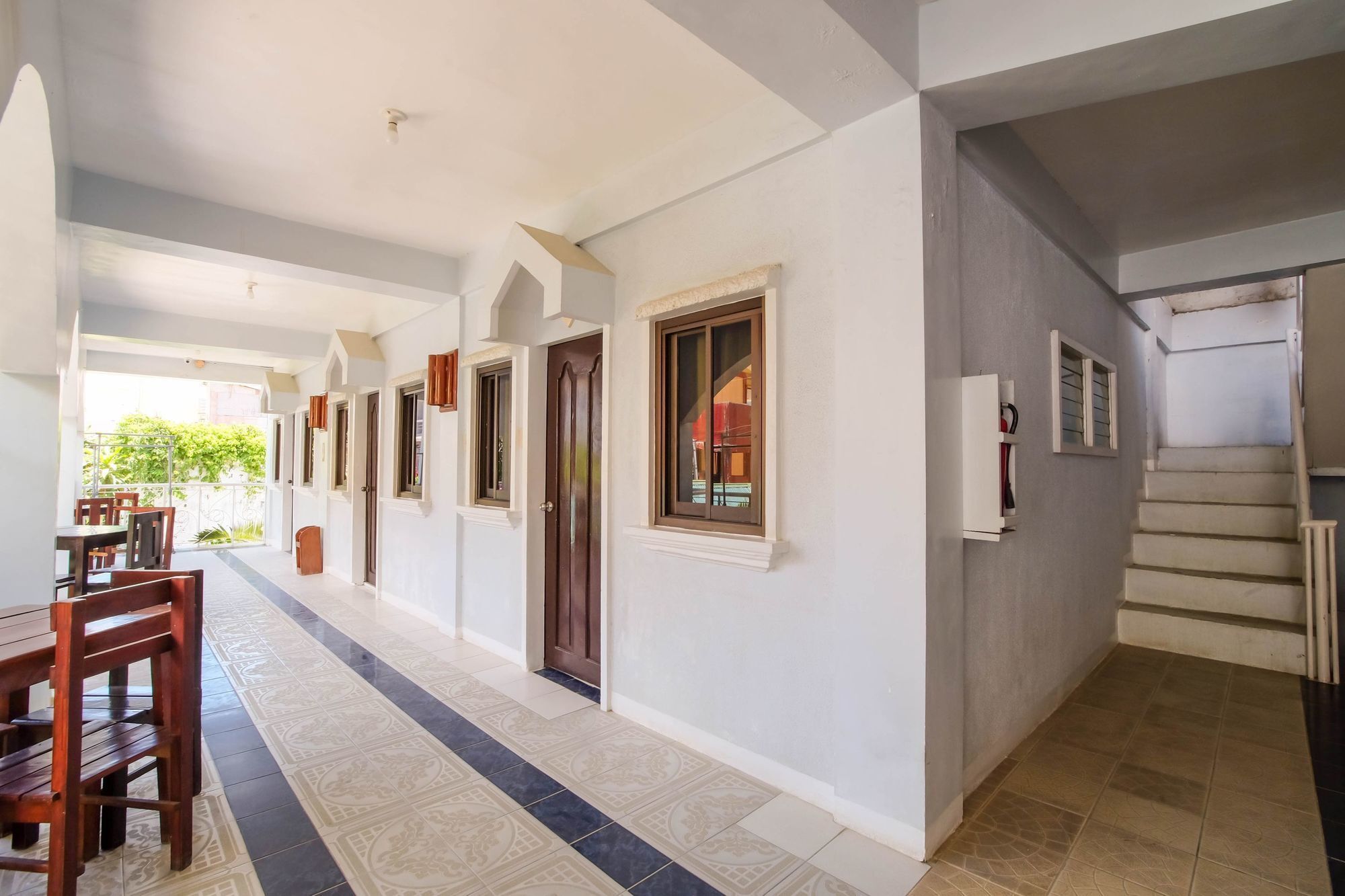 Zen Rooms White Beach Puerto Galera Exterior photo
