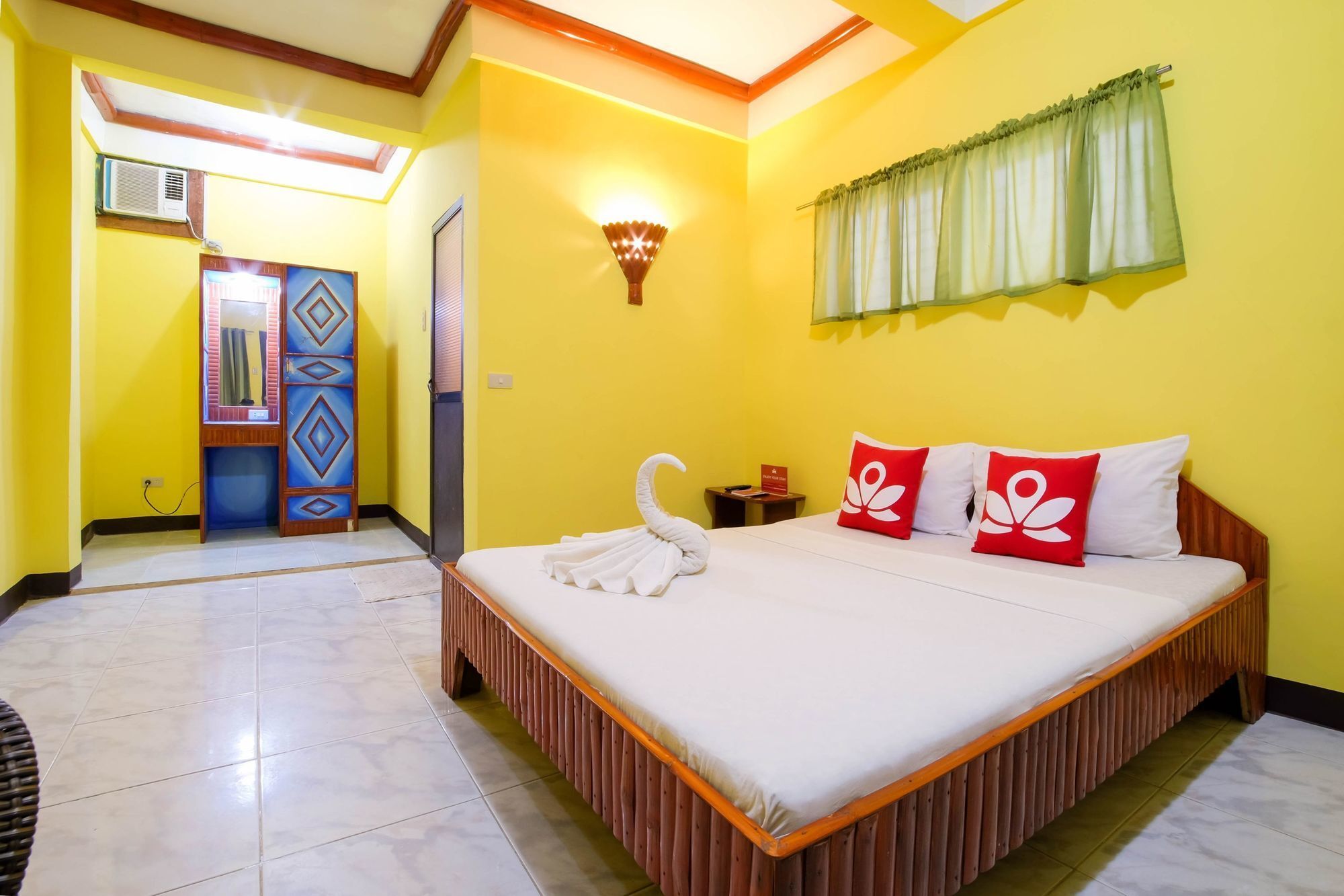 Zen Rooms White Beach Puerto Galera Exterior photo